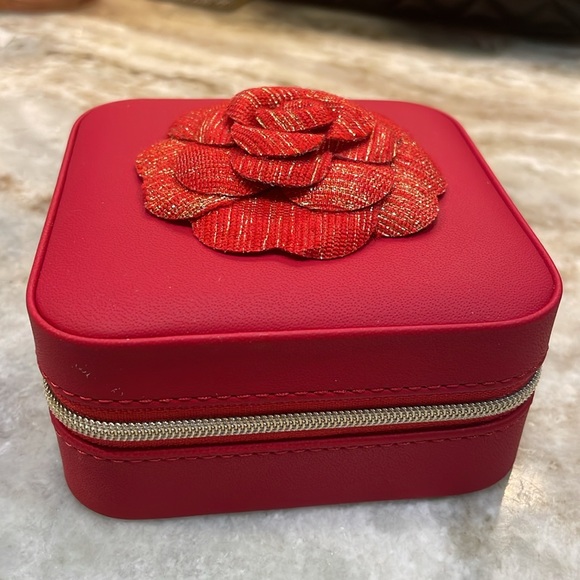 Travel Jewelry Box Organizer with Chanel Camellia Flower - One-of-kind - New - Picture 2 of 4